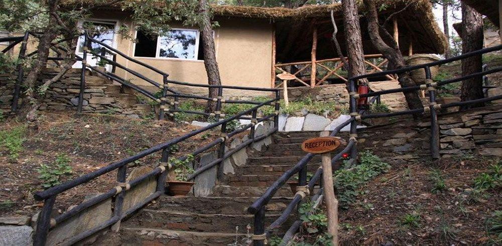 Aamod Resort Šimla Exteriér fotografie